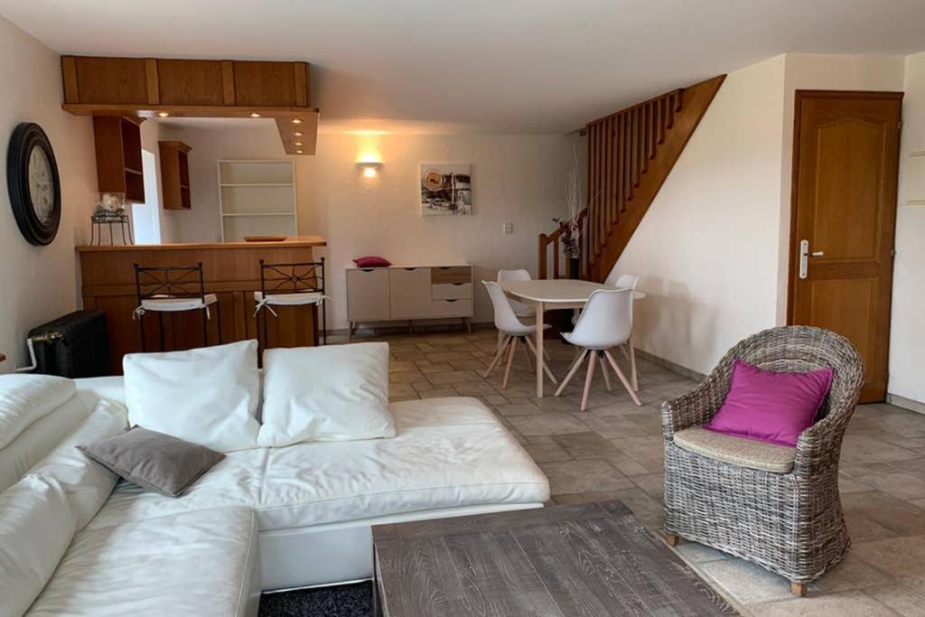 Domaine Des Pierres D Auvergne Flat Buitenkant foto