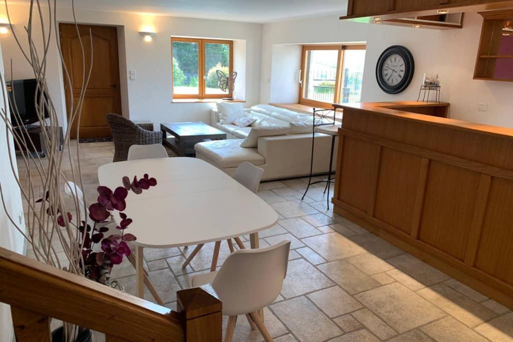 Domaine Des Pierres D Auvergne Flat Buitenkant foto