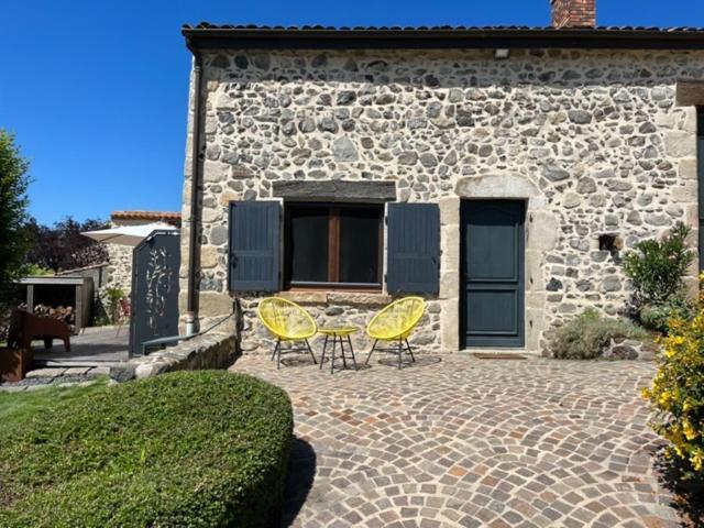 Domaine Des Pierres D Auvergne Flat Buitenkant foto